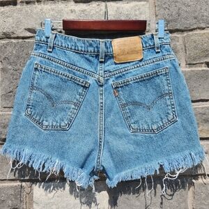 🍊Levi's - Vintage Orange Tab Cutoffs - Size 29